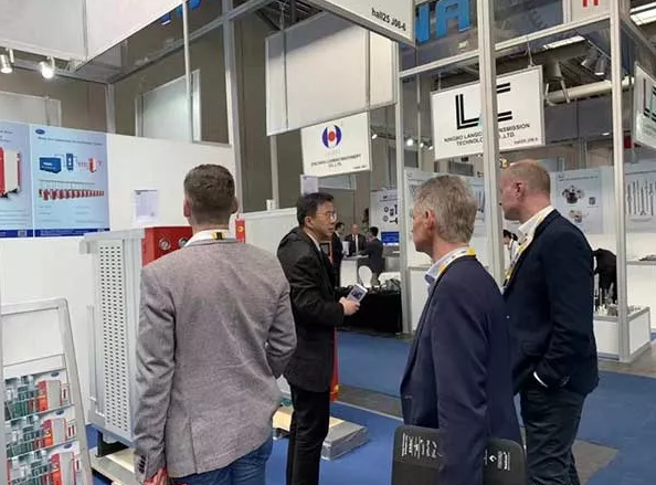 壓縮空氣組合式干燥機(jī)，壓縮空氣干燥機(jī)，冷凍式干燥機(jī)，吸干機(jī)，精密過濾器，吸附式干燥機(jī)