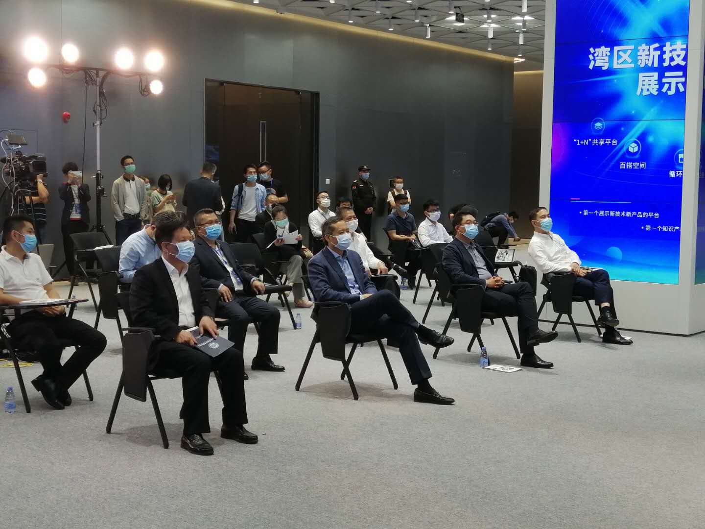 壓縮空氣組合式干燥機(jī)，壓縮空氣干燥機(jī)，冷凍式干燥機(jī)，吸干機(jī)，精密過(guò)濾器，吸附式干燥機(jī)