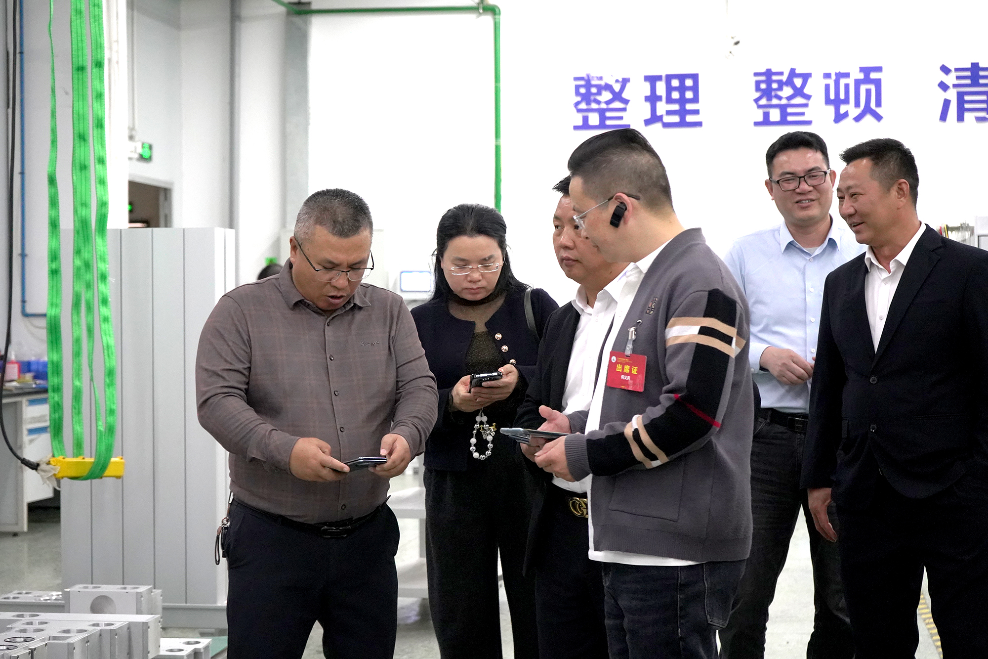 貴州銅仁商會考察團(tuán)到訪貝騰科技，共商合作發(fā)展新機(jī)遇。